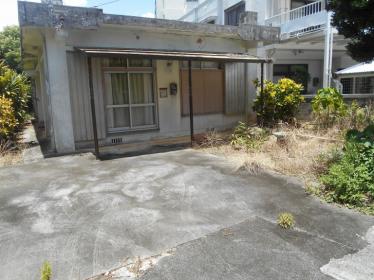 那覇市首里山川町１丁目